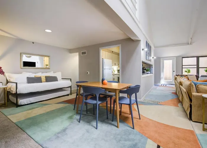 Huge Downtown Penthouse Park, Museums Gym #4 Chicago